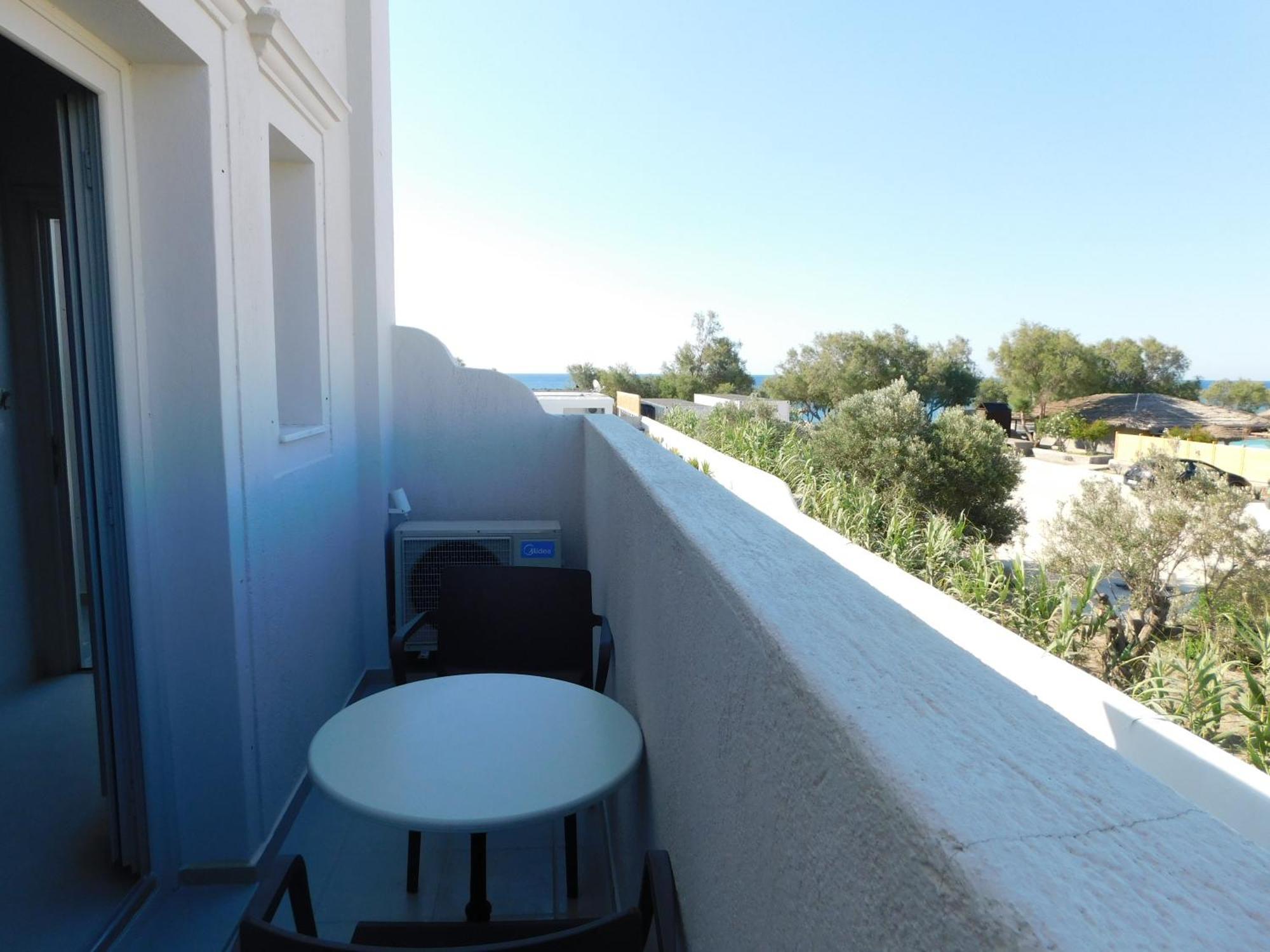 Perissa Beachfront Rooms エクステリア 写真
